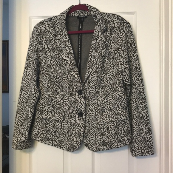 Torrid Black and White Floral Blazer - Picture 4 of 4